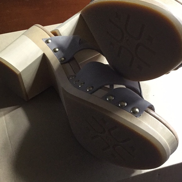 NWT ❤️ UGG ❤️ clog sandals in tan sz 10 - Picture 7 of 7